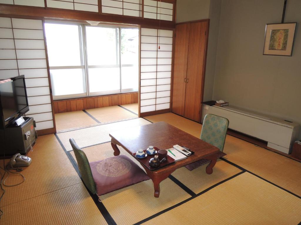 Shimaya Yamanouchi  Oda fotoğraf